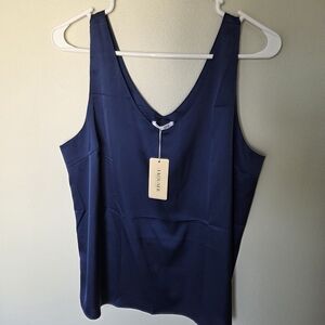 Ekouaer Navy V-Neck Satin Tank Top New With Tags